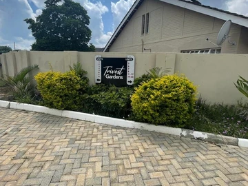 2 Bedroom Flat & Apartment