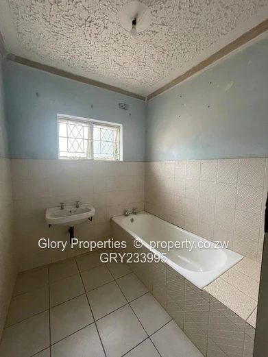 Solid Starter Home in Windsor  (Sole Mandate)