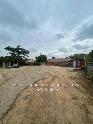 Solid Starter Home in Windsor  (Sole Mandate)