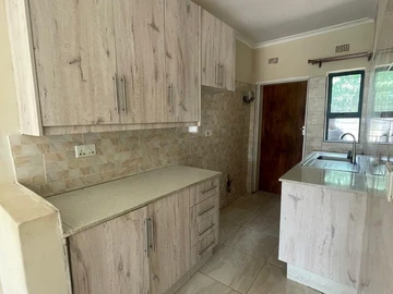 2 Bedroom Flat & Apartment