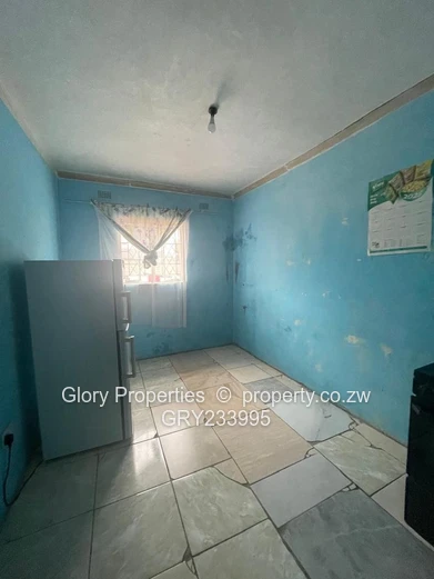 Solid Starter Home in Windsor  (Sole Mandate)